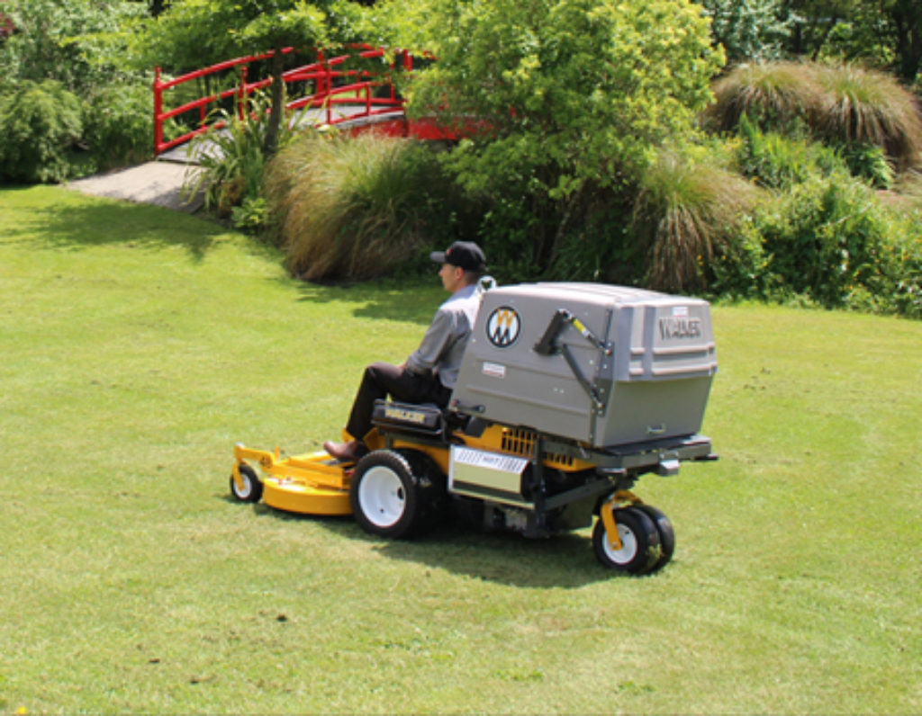 NCequipment ride-on lawn mower
