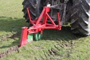 Single leg ripper being towed by tractor for cultivation. A simple and strong single leg ripper for deep pans.