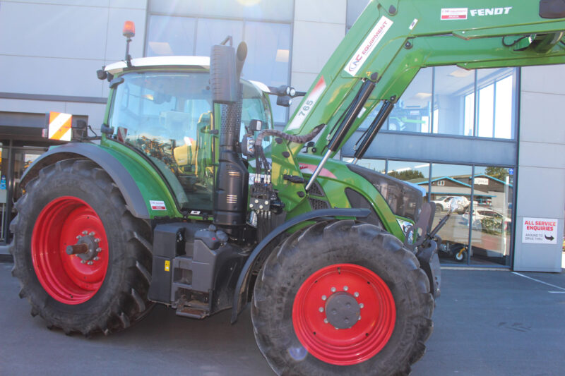 Fendt 718 Vario Tractor Inc 765 Frontend Loader - Image 2