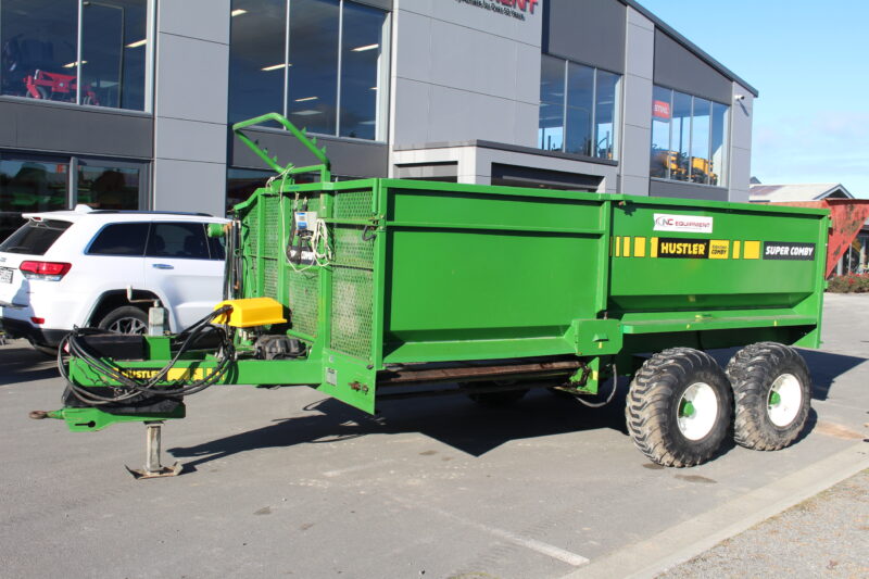 Hustler Super Comby Feedout Wagon c/w scales - Image 8