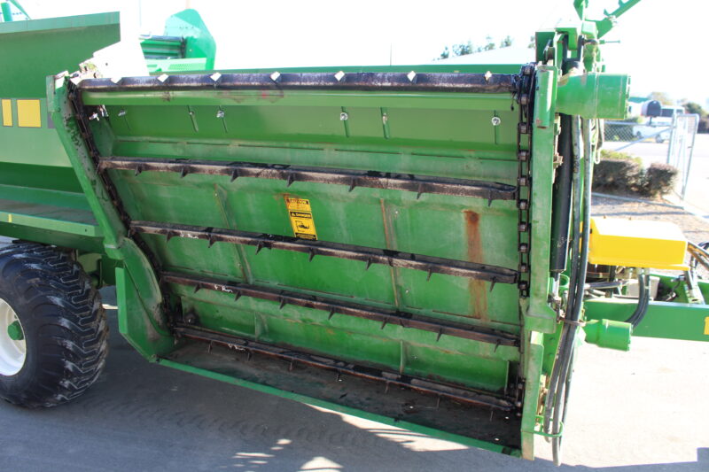 Hustler Super Comby Feedout Wagon c/w scales - Image 6
