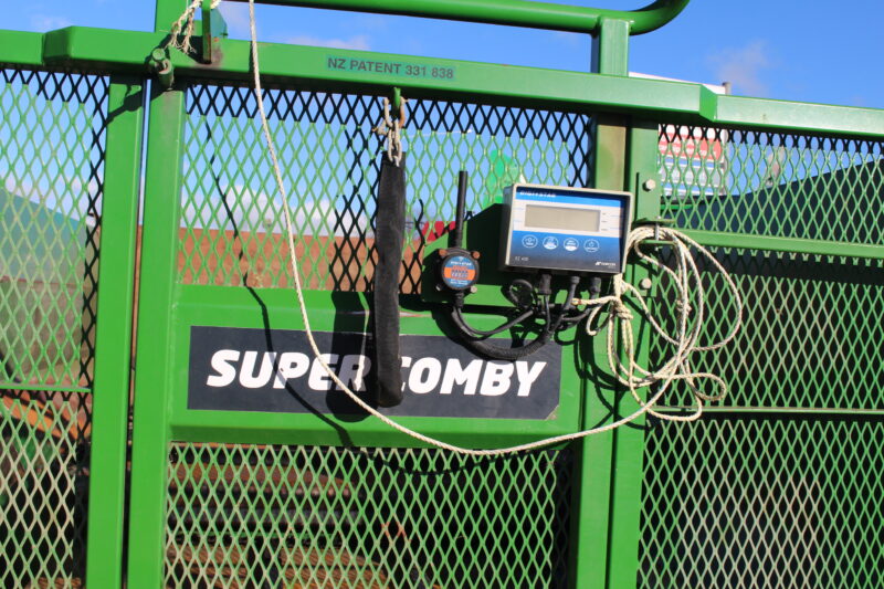 Hustler Super Comby Feedout Wagon c/w scales - Image 5