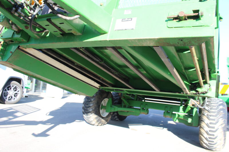 Hustler Super Comby Feedout Wagon c/w scales - Image 3