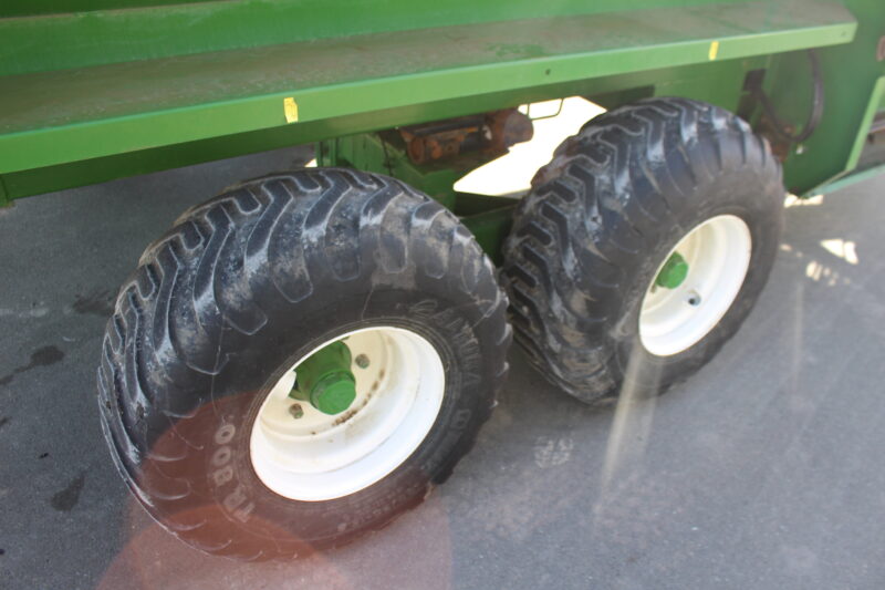 Hustler Super Comby Feedout Wagon c/w scales - Image 11