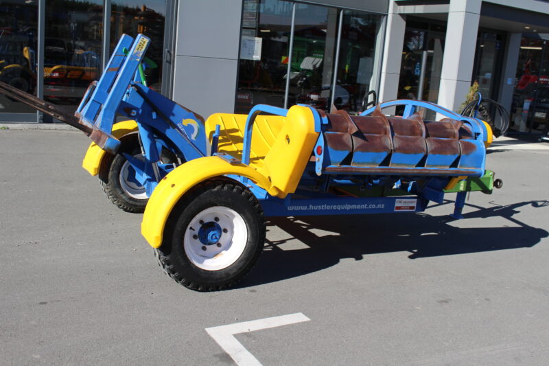Hustler Chainless CH4000 Trailing Bale Feeder