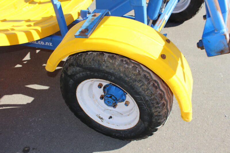 Hustler Chainless CH4000 Trailing Bale Feeder - Image 5