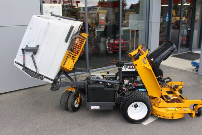 Walker MT23 GHS Tractor Unit 23hp 42" Deck - Image 3