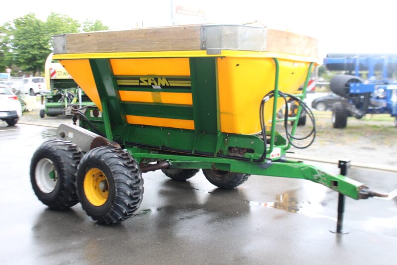 Sam 6 Tonne Trailing Fert Spreader - Image 2