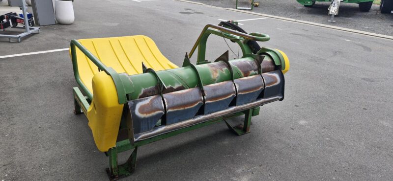Hustler Chainless 2000 3ptl Bale Feeder - Image 5