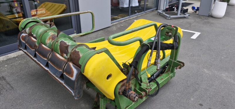Hustler Chainless 2000 3ptl Bale Feeder - Image 3