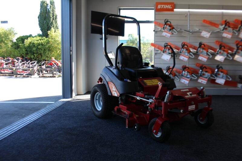 Ferris IS600Z Zero Turn Ride on Mower 25HP - Image 4