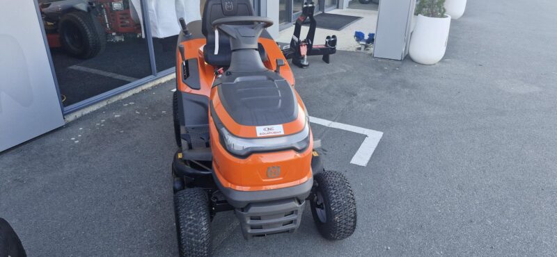 Husqvarna 2023 TC114 Ride on Mower - Image 2