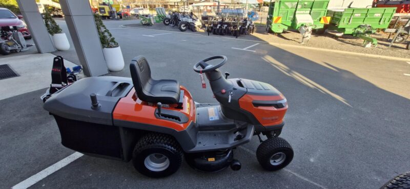 Husqvarna 2023 TC114 Ride on Mower - Image 3