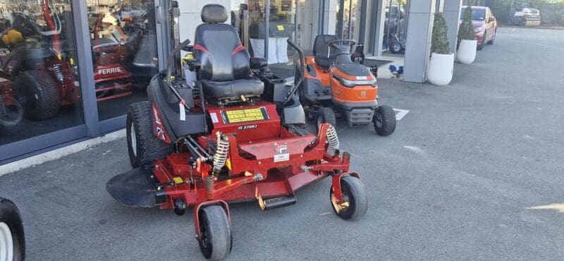 Ferris IS3200 Mower 37HP 61" Side Discharge Deck - Image 2