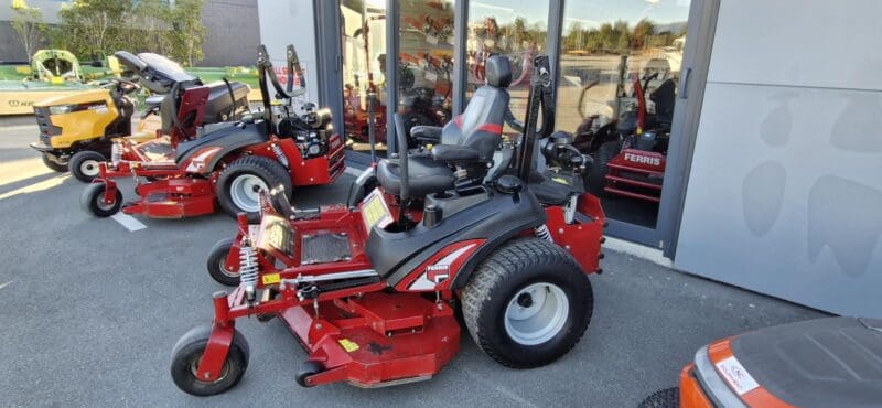 Ferris IS3200 Mower 37HP 61" Side Discharge Deck - Image 5