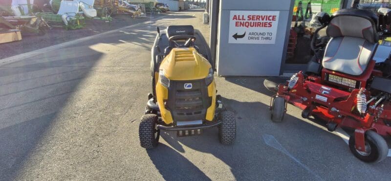 Cub Cadet 1023 XT2 Ride on Mower with Catcher - Image 2