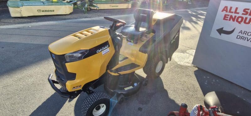 Cub Cadet 1023 XT2 Ride on Mower with Catcher - Image 4