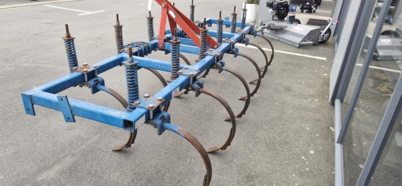 Berends Chisel Plough 11 tine 3ptl - Image 4
