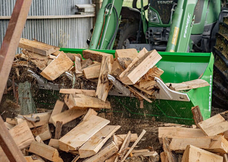 GrappleMax_RoundBales_Edited_25_web