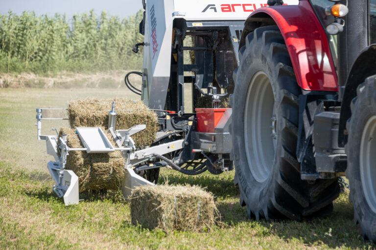 ARCUSIN-MultiPack-E14-Bale-Bundler-Pick-up